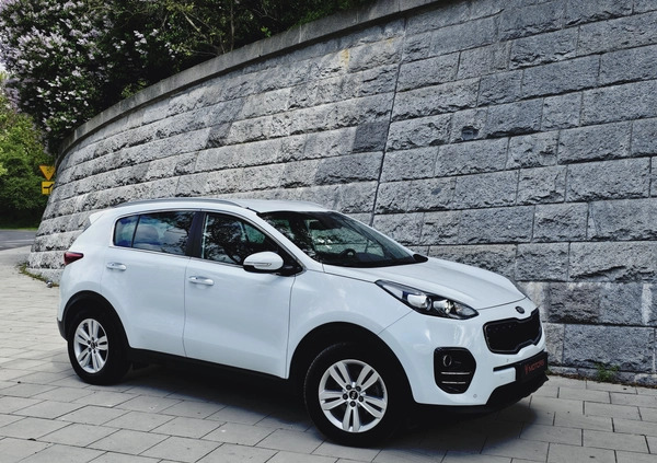 Kia Sportage cena 61900 przebieg: 237958, rok produkcji 2017 z Pajęczno małe 781